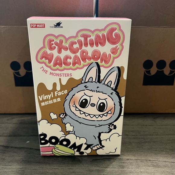 Exciting Macaron The Monsters Vinyl Face Doll - Picture 1 of 5